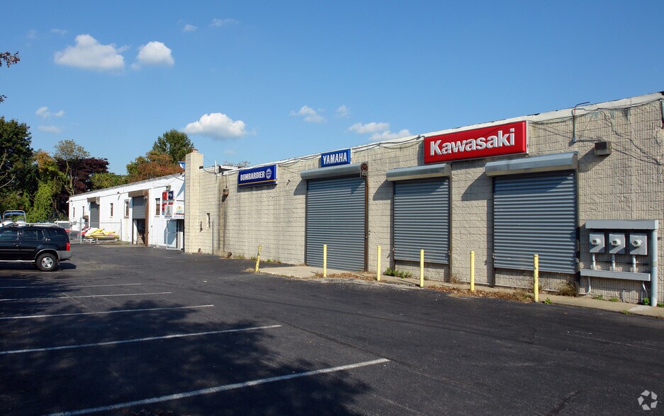 More Photos Of 6133 Jericho Tpke, Commack Storefront For Lease