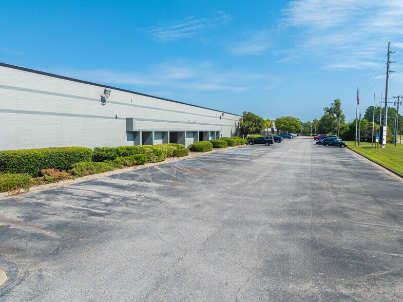 More Photos Of 101 Coleman Blvd, Savannah Distribution For Lease