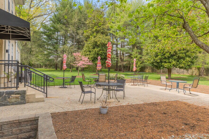 More Photos Of 3705 Kennett Pike, Greenville Office For Lease
