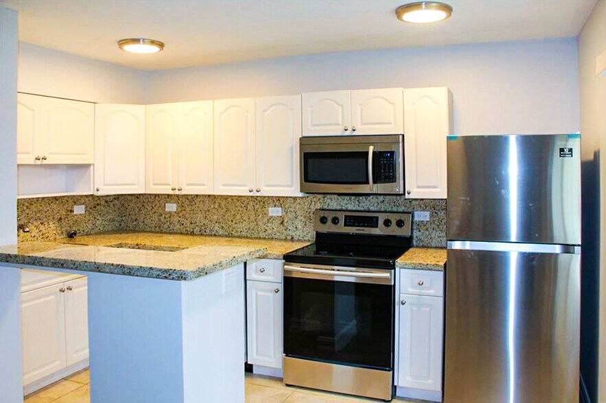 More Photos Of 921-925 NE 17th Ave, Fort Lauderdale Apartments For Sale
