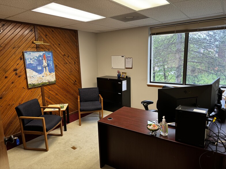 More Photos Of 4228 S Hocker Dr, Independence Office For Sale