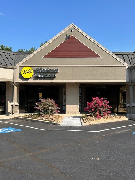 More Photos Of 1003 SE 14th St, Bentonville Unknown For Lease