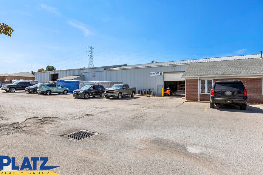 More Photos Of 590 E Western Reserve Rd, Youngstown Warehouse For Lease