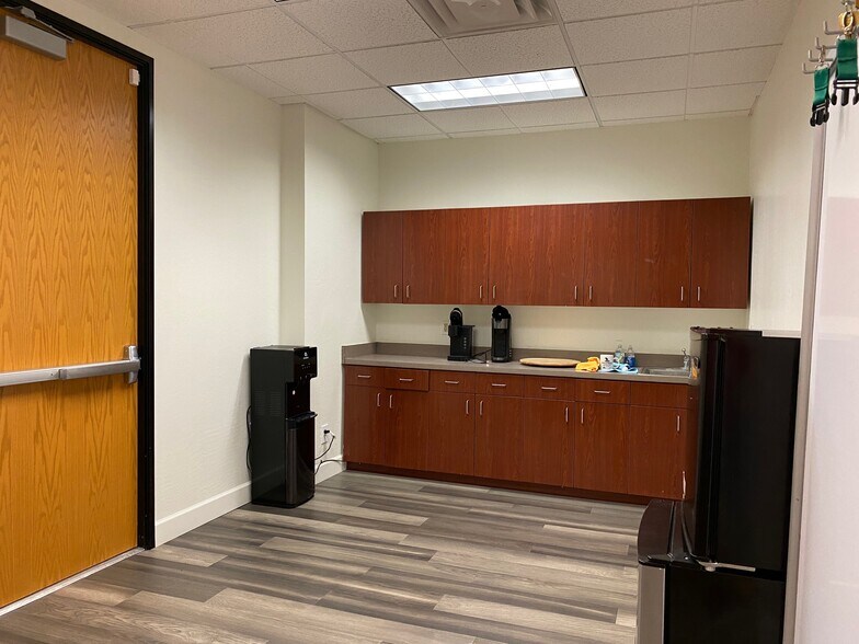 More Photos Of 2301 W Dunlap Ave, Phoenix Unknown For Lease