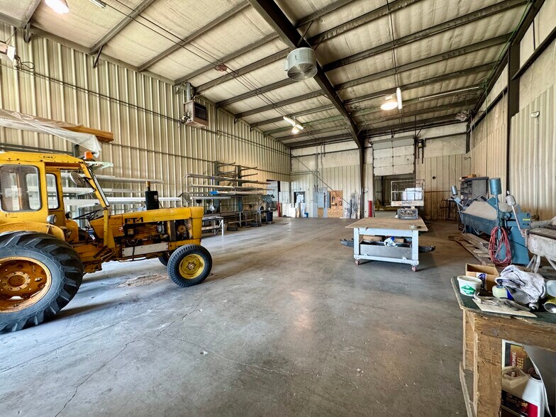 More Photos Of 933 N Industrial Way, Ely Warehouse For Sale