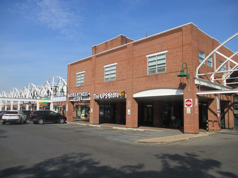 More Photos Of 43-02 Ditmars Blvd, Astoria Unknown For Lease