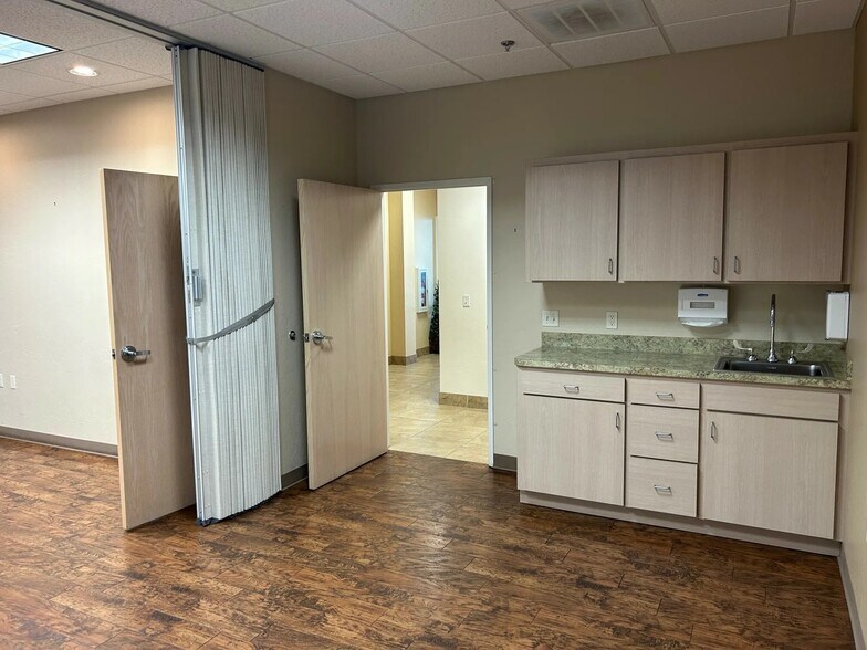 More Photos Of 1226 N Shartel Ave, Oklahoma City Medical For Sale