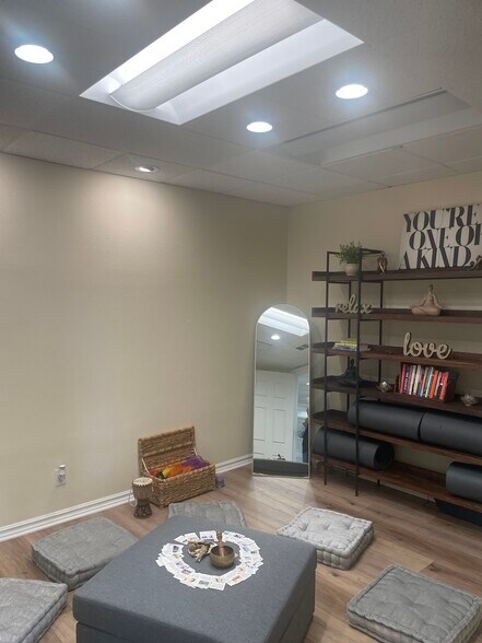 More Photos Of 1101 Dove St, Newport Beach Office For Lease