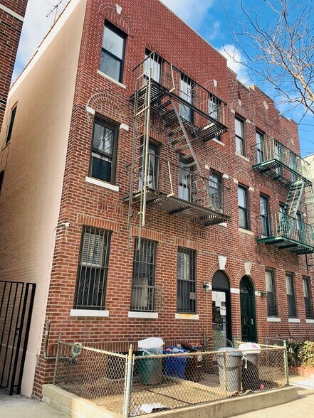 Primary Photo Of 4730 48th St, Woodside Multifamily For Sale