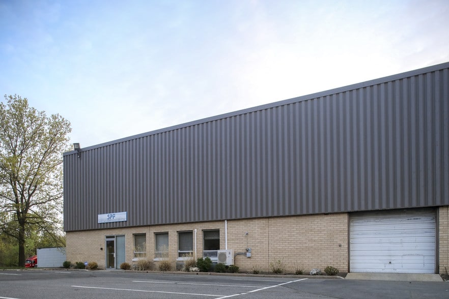 More Photos Of 415 Hamburg Tpke, Wayne Manufacturing For Lease
