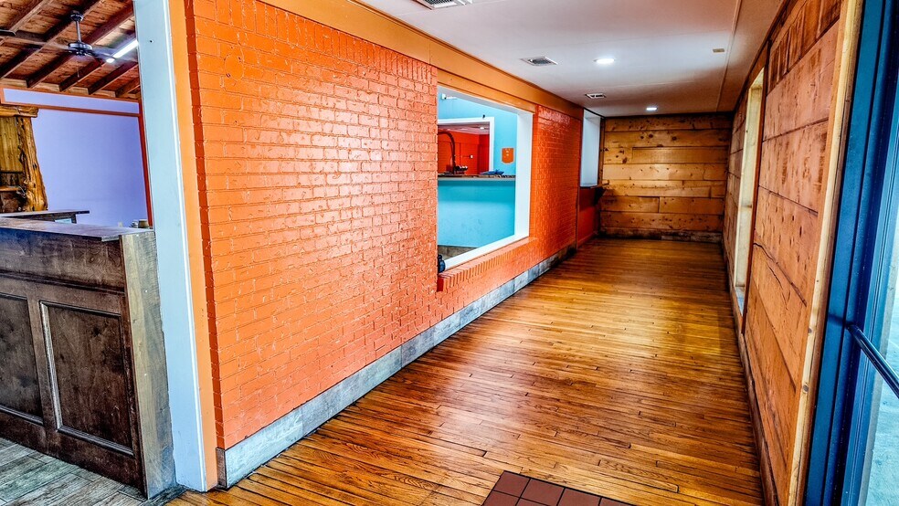 More Photos Of 1711 E Main St, Madisonville Restaurant For Sale