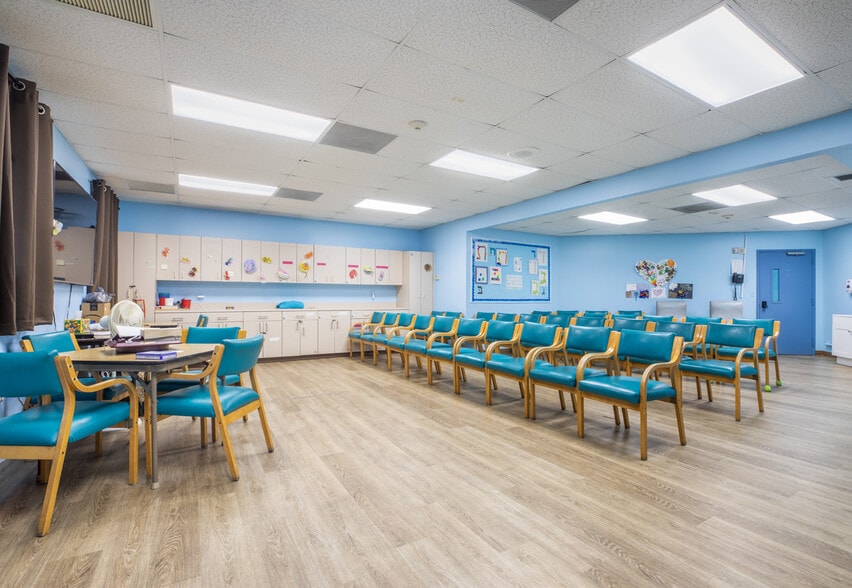 More Photos Of 5000 Nob Hill Rd, Sunrise Assisted Living For Sale