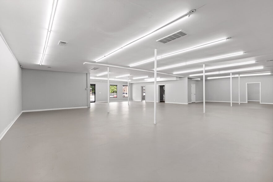 More Photos Of 734 Ashland Ter, Chattanooga Storefront Retail Office For Sale