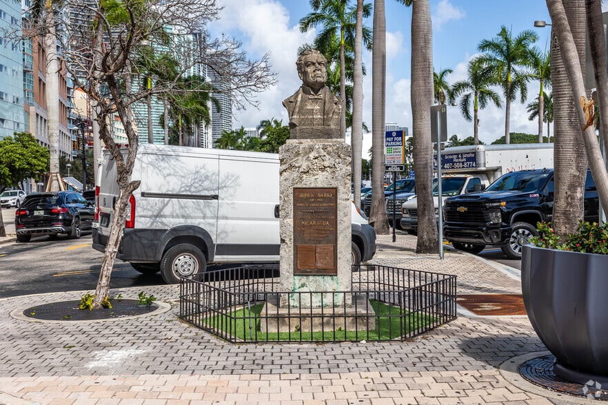 More Photos Of 50 Biscayne Blvd, Miami Apartments For Lease