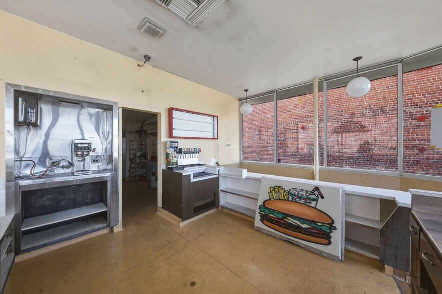 More Photos Of 951 C St, Hayward Fast Food For Sale