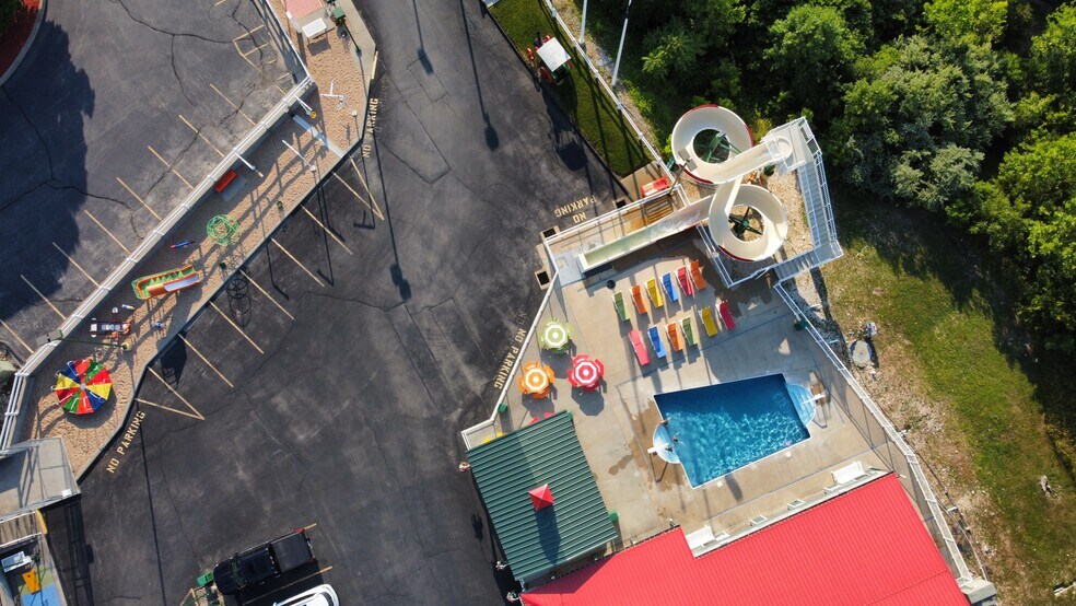 More Photos Of 3518 Osage Beach Pkwy, Osage Beach Hotel For Sale