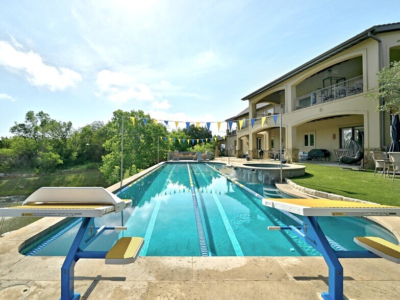 More Photos Of 610 Crystal Creek Dr, Austin Specialty For Sale