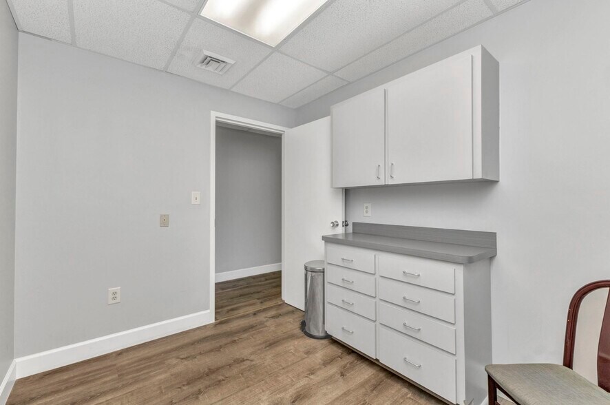 More Photos Of 2525 Harbor Blvd, Port Charlotte Medical For Sale