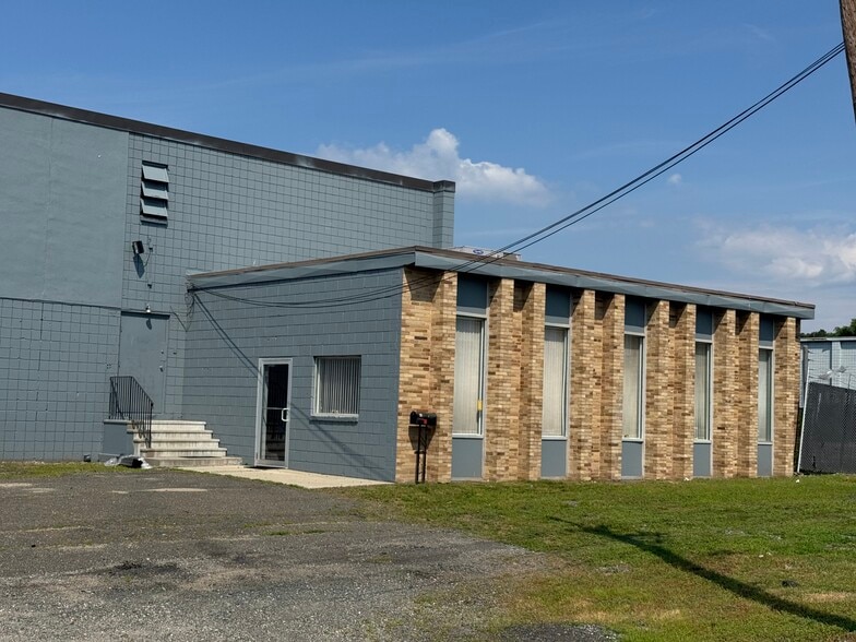 Primary Photo Of 44 Turnbull St, Springfield Warehouse For Lease