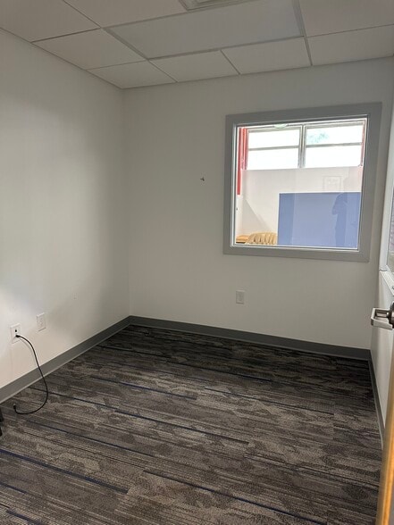 More Photos Of 2136 Remount Rd, Charlotte Loft Creative Space For Lease