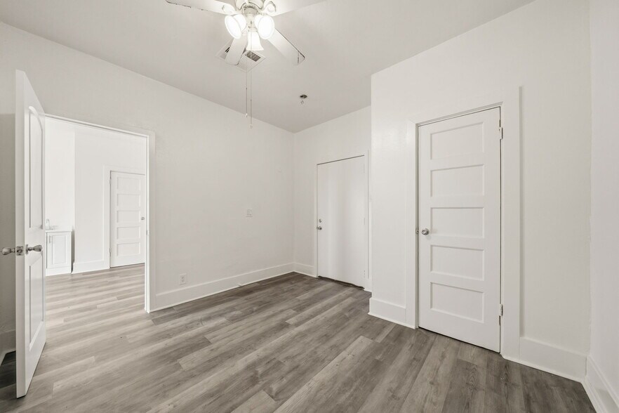 More Photos Of 800-808 N Avalon Blvd, Wilmington Storefront Retail Office For Lease