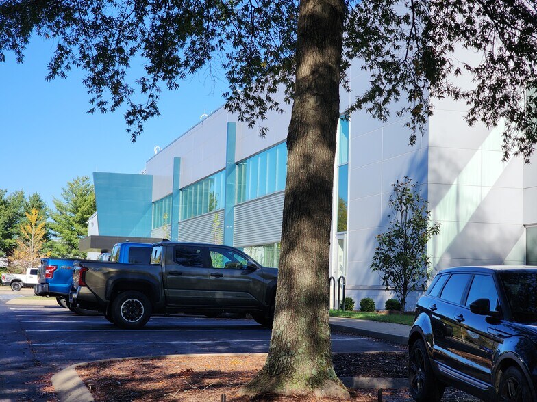 More Photos Of 308 Mallory Station Rd, Franklin Office For Sale