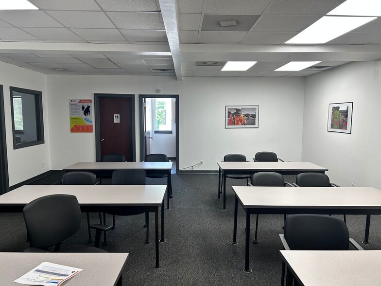 More Photos Of 7900 Pulaski Hwy, Rosedale Industrial For Lease