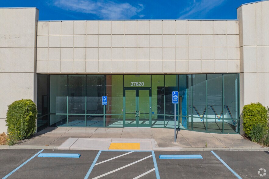 More Photos Of 37620 Filbert St, Newark Warehouse For Sale