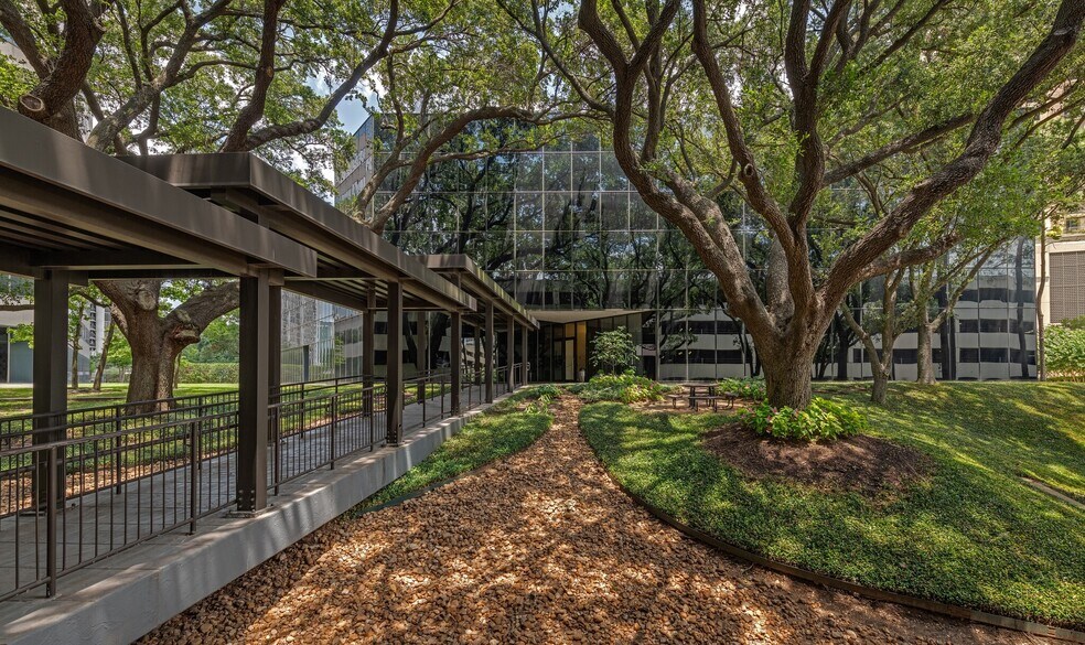 More Photos Of 5 Riverway, Houston Office For Sale