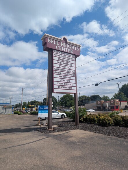 More Photos Of 1000 W Wisconsin Ave, Appleton Unknown For Lease