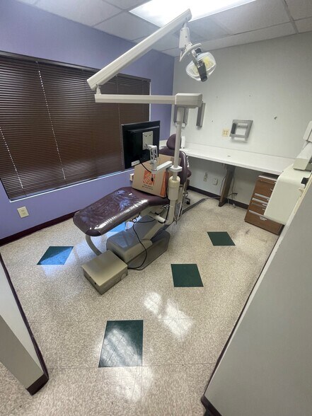 More Photos Of 11201-11259 Lockwood Dr, Silver Spring Office For Sale