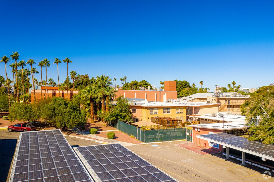 More Photos Of 1600 E Oakey Blvd, Las Vegas Schools For Sale