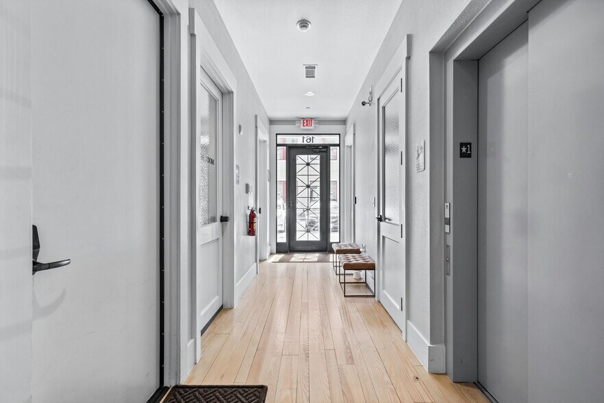 More Photos Of 161 Summit Ave, Southlake Office Residential For Lease