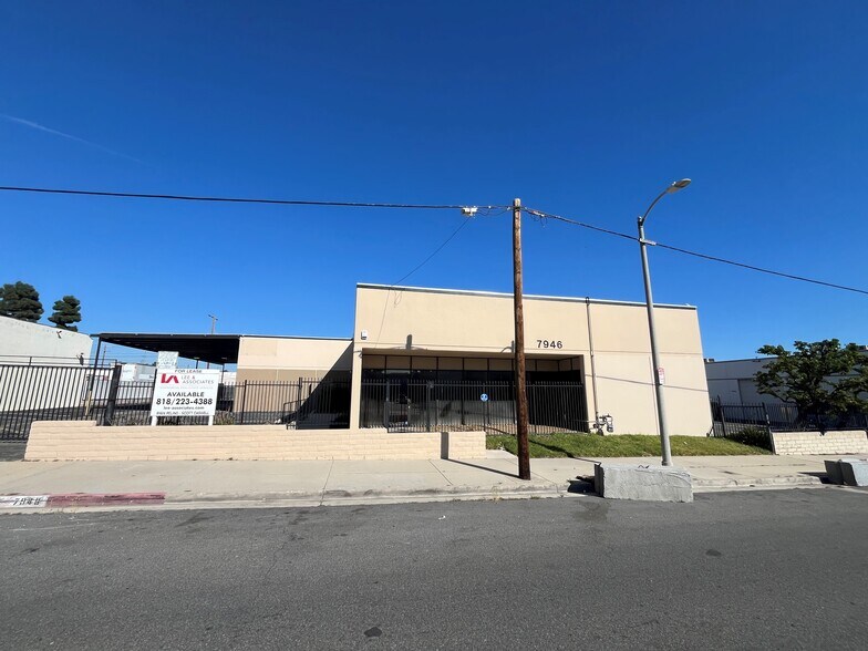 More Photos Of 7946 Alabama Ave, Canoga Park Service For Lease