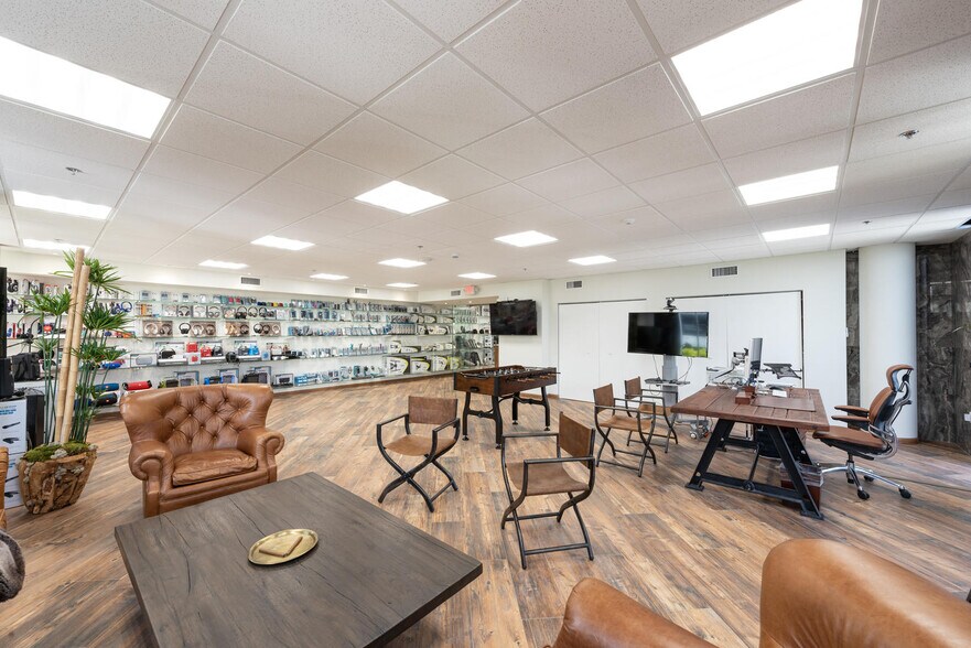 More Photos Of 4300 Biscayne Blvd, Miami Office Residential For Sale