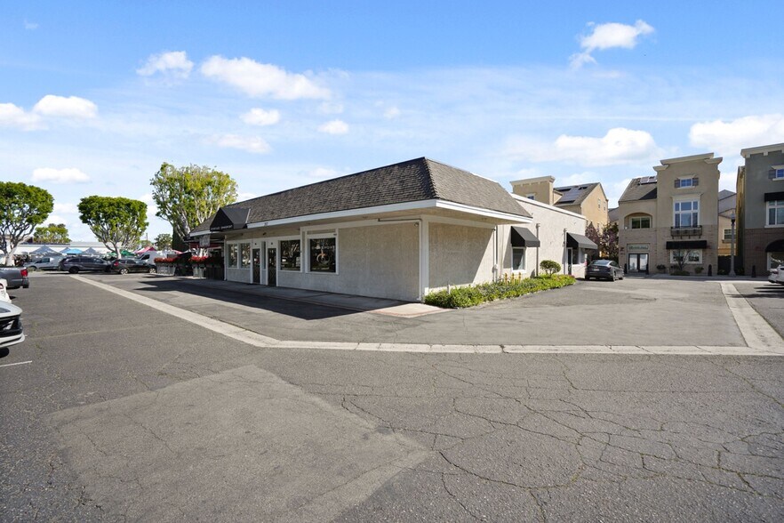 More Photos Of 301-307 El Camino Real, Tustin General Retail For Sale
