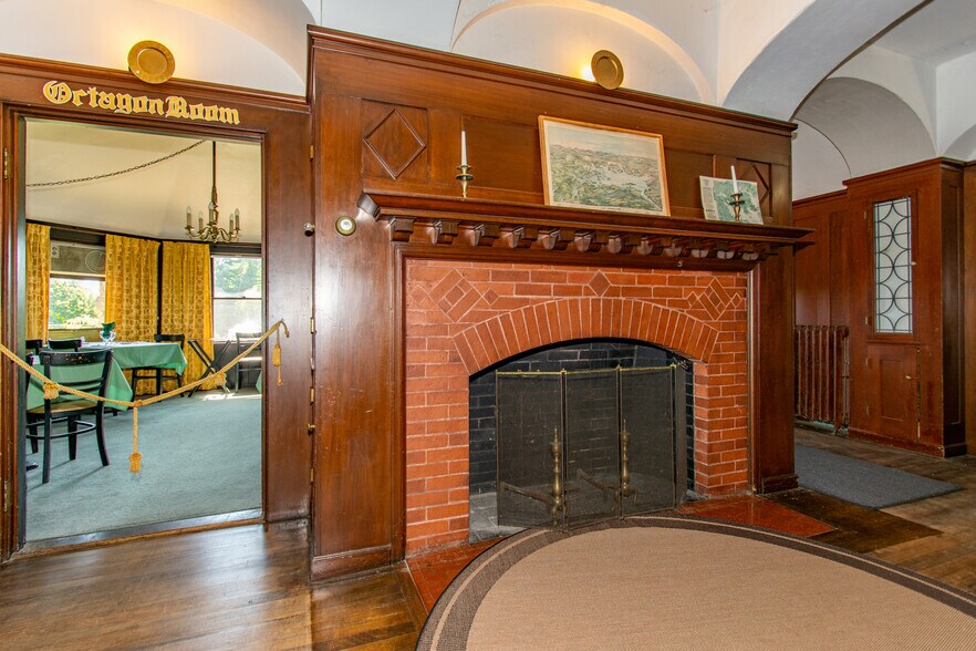 More Photos Of 50 Jacobs Rd, Moultonborough Hotel For Sale