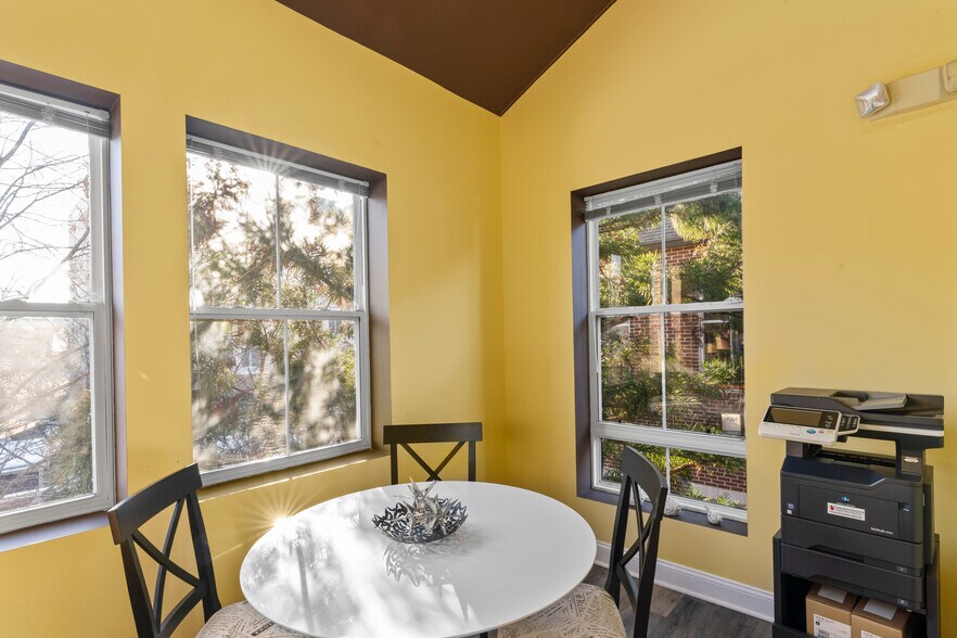 More Photos Of 21165 Whitfield Pl, Sterling Medical For Sale