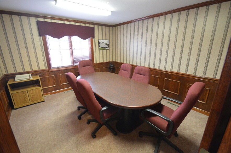 More Photos Of 10314 Main St, New Middletown Flex For Lease