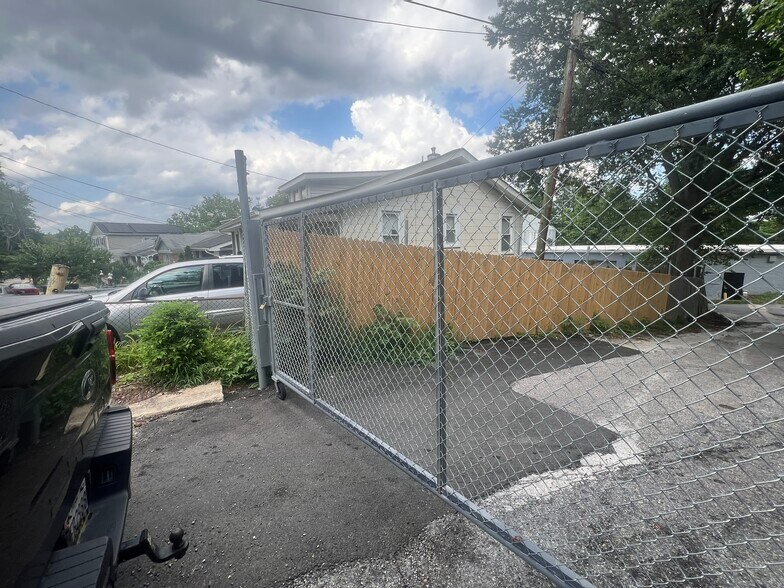 More Photos Of 3501 37th St, Mount Rainier Land For Lease