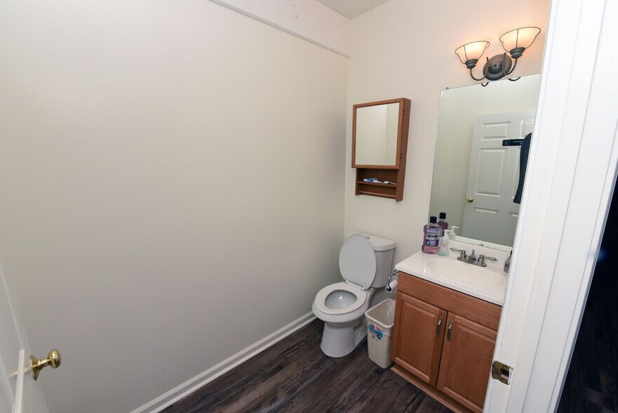 More Photos Of 10 Deer Crossing Trl, Blairsville Office For Lease