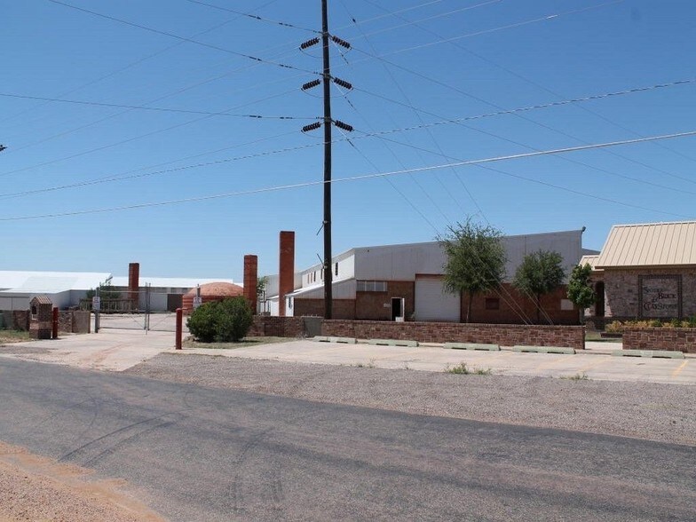 More Photos Of 3097 Brick Plant Rd, Snyder Manufacturing For Sale