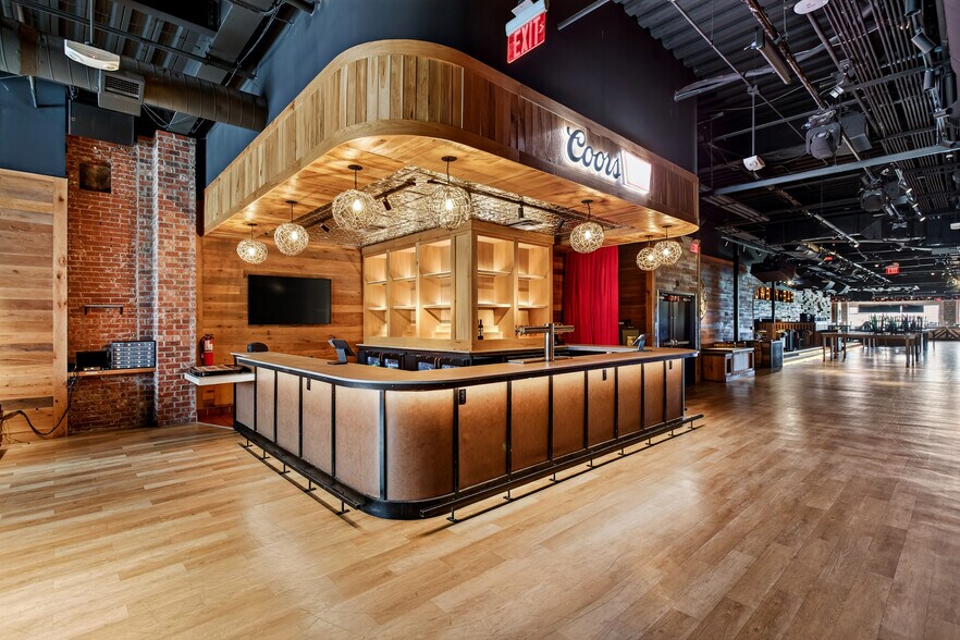 More Photos Of 128-130 2nd Ave N, Nashville Bar For Sale