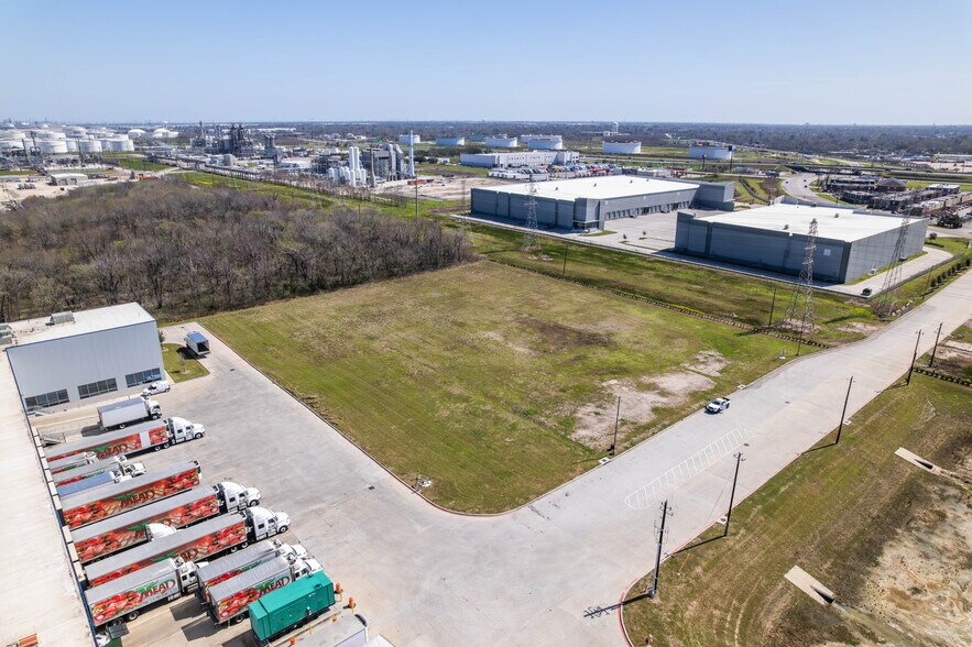 More Photos Of 0 Red Bluff Road, Pasadena Land For Sale