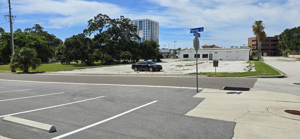 More Photos Of 1141 Pierce St, Clearwater Warehouse For Sale