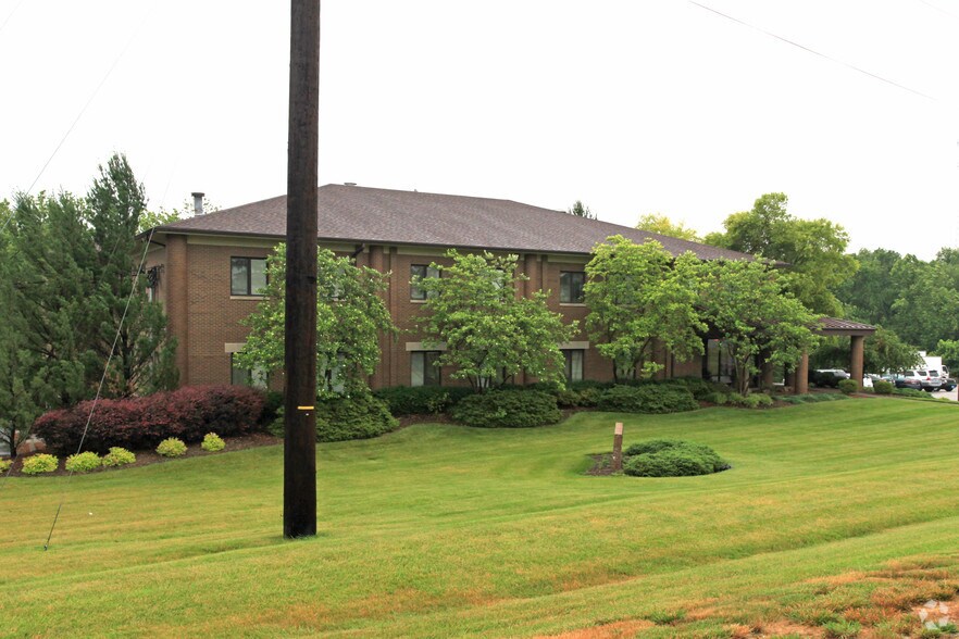 More Photos Of 601 Taylorsville Rd, Shelbyville Flex For Lease