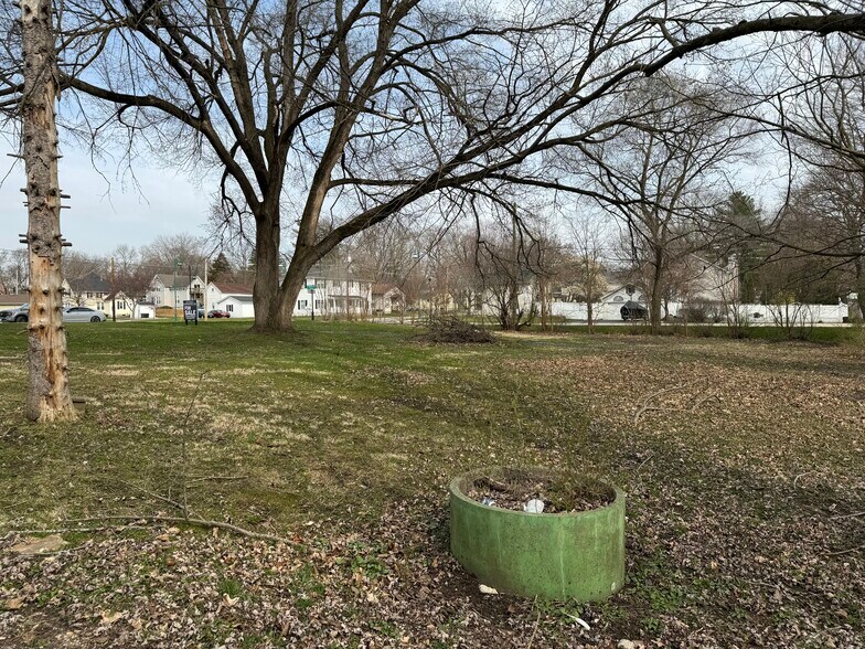 More Photos Of 155 S Madison St, Oswego Land For Sale