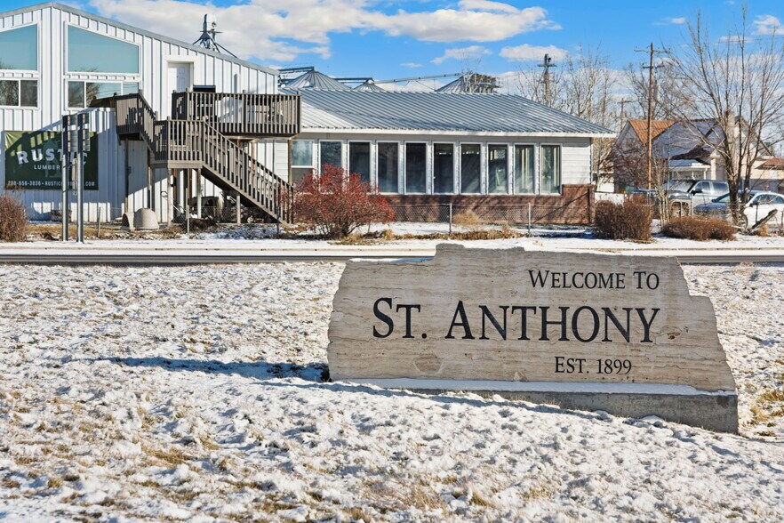 More Photos Of 2310 Trails End, Saint Anthony Specialty For Sale