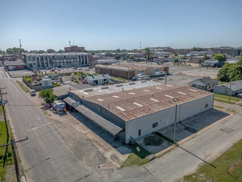 More Photos Of 301 Burke Ave, Jonesboro Warehouse For Sale