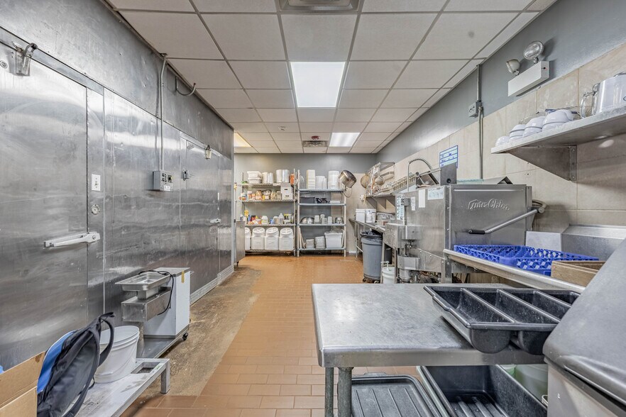 More Photos Of 3205 S Harlem Ave, Berwyn Fast Food For Sale
